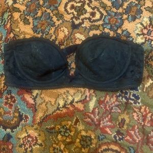 Black lace strapless bra